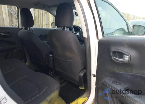 2018 Jeep Compass Sport Fwd z USA, uszkodzony, nr VIN 3C4NJCAB9JT136880